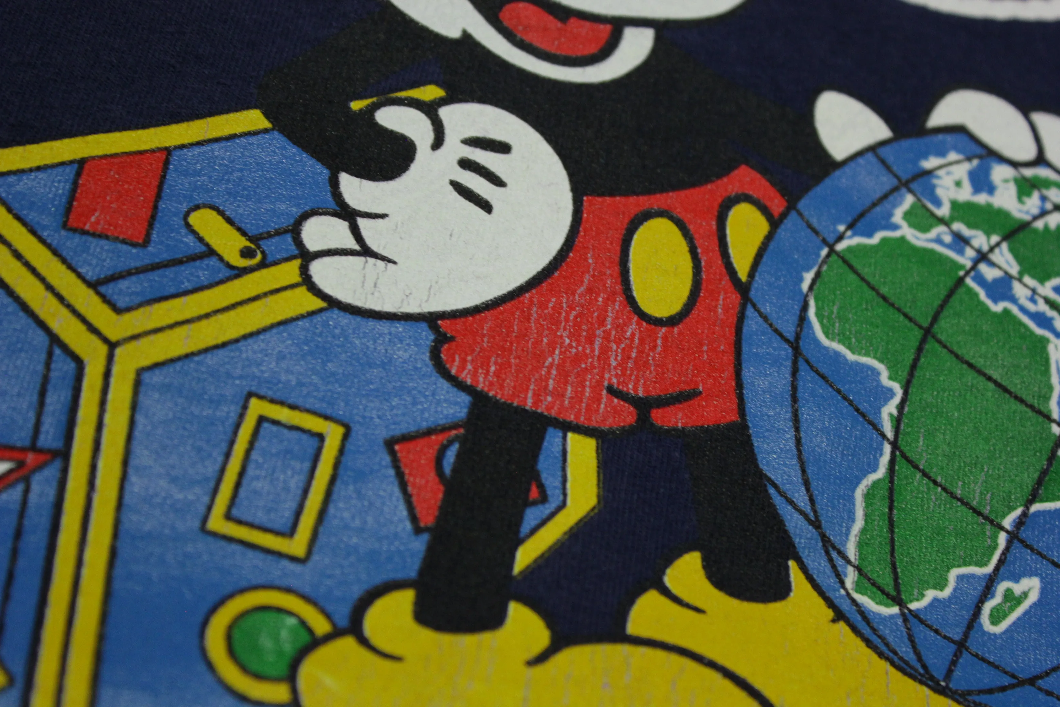 Destination Epcot Vintage 90's Disney World Mickey Mouse Mickey Inc USA T-Shirt